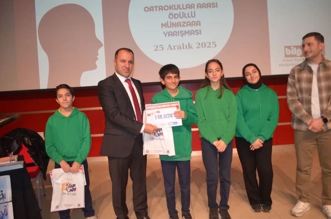 Gebze’de Münazara Şampiyonu Mimar Sinan Ortaokulu Oldu