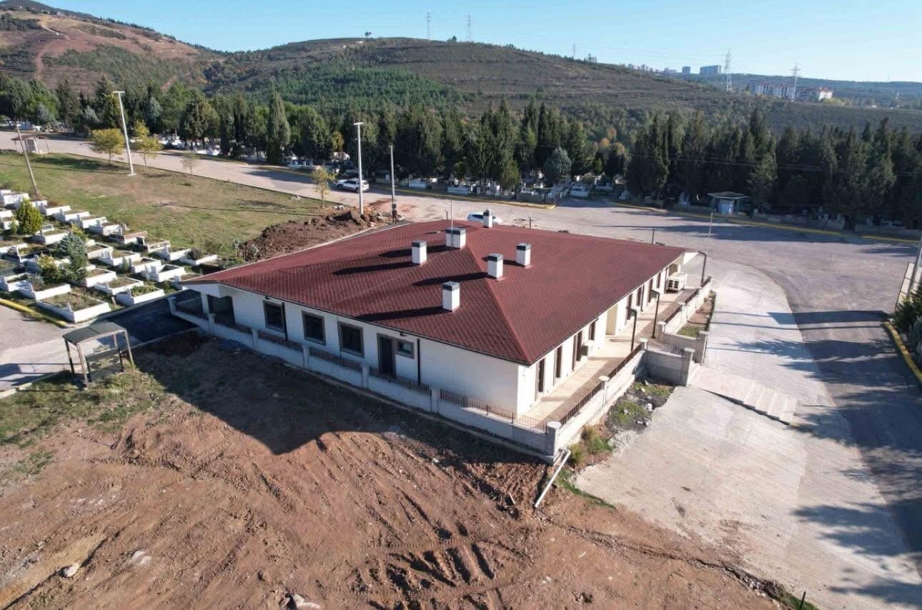 Kocaeli Büyükşehir’den Derince’ye Modern Mezarlık Hizmet Binası