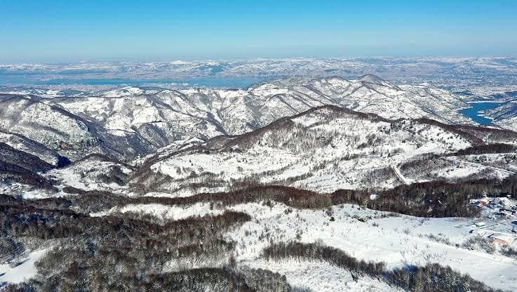 Samanlı Dağları’nın Zirvesi Beyaza Büründü: Kartepe’de Kar Manzarası